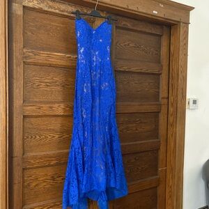 Elegant Blue Lace Evening Gown